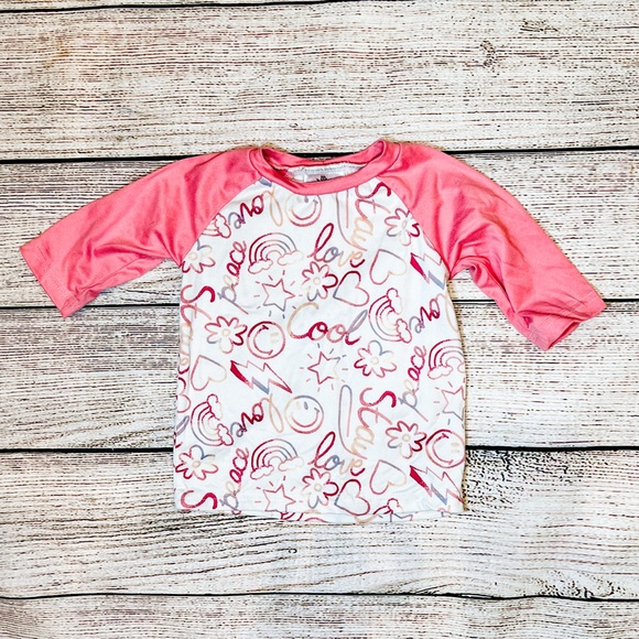 Wren’s Closet Graffiti Raglan Tee - Picture 1 of 2